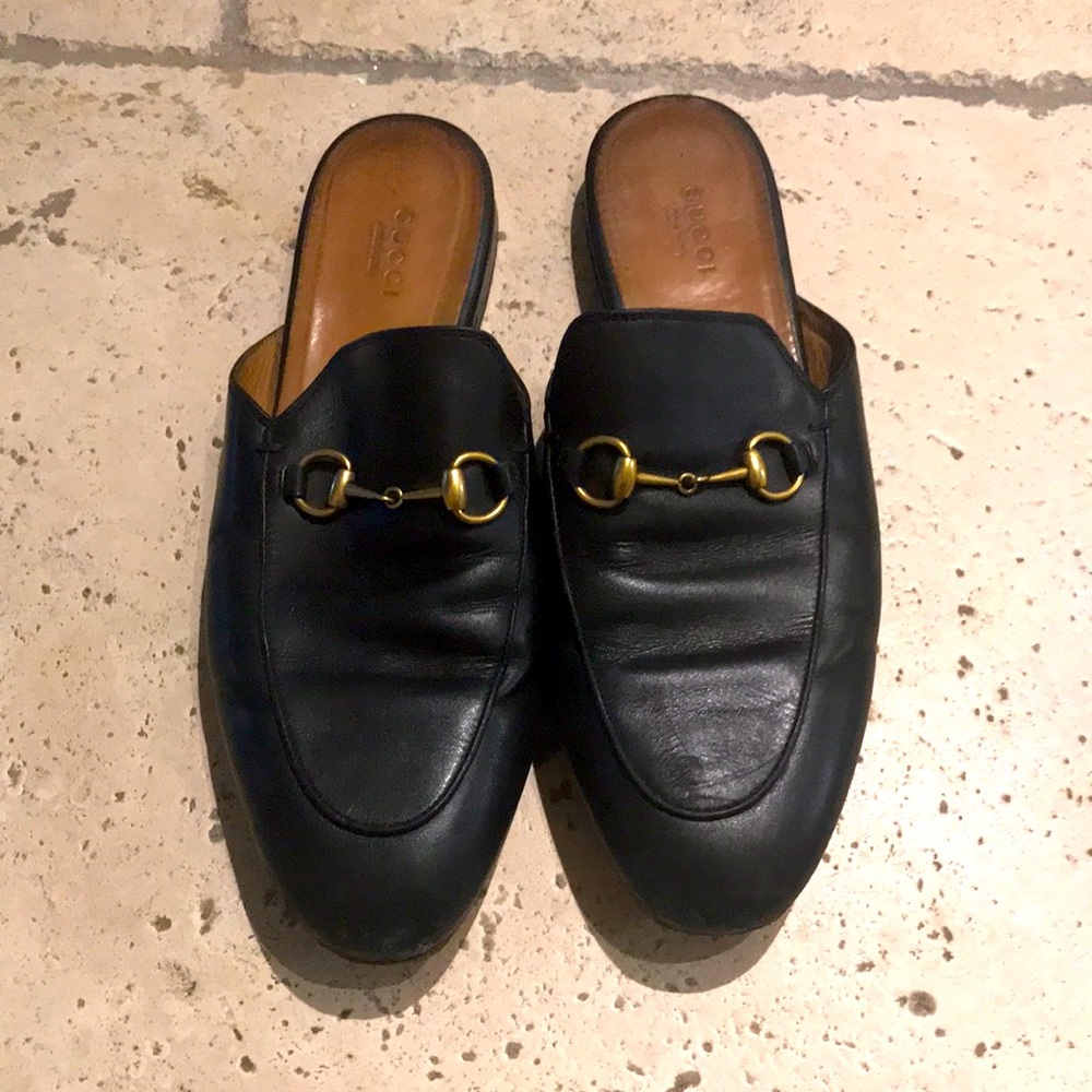 Gucci color black size 39 1/2 lightly used